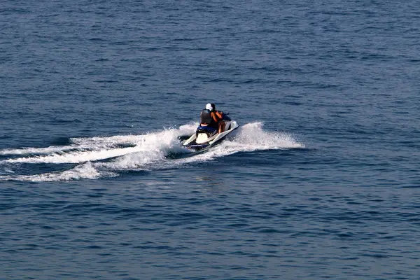 Bateau pour l'eau — Photo