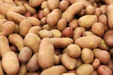 Tezgaha sebze vardır 