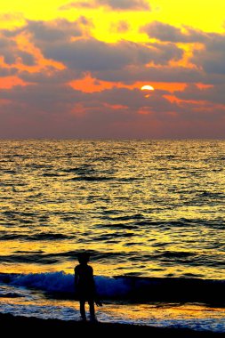 Akdeniz 'de gün batımı 