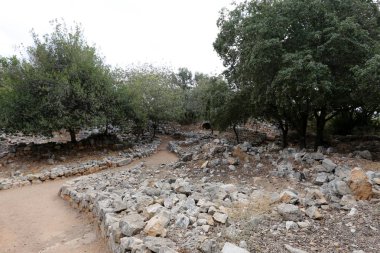 road yakınındaki taş 