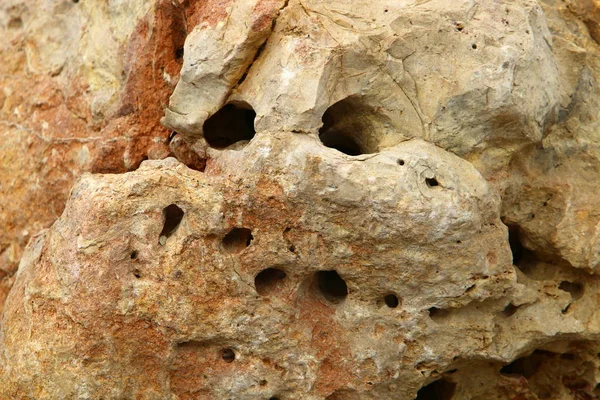 road yakınındaki taş 