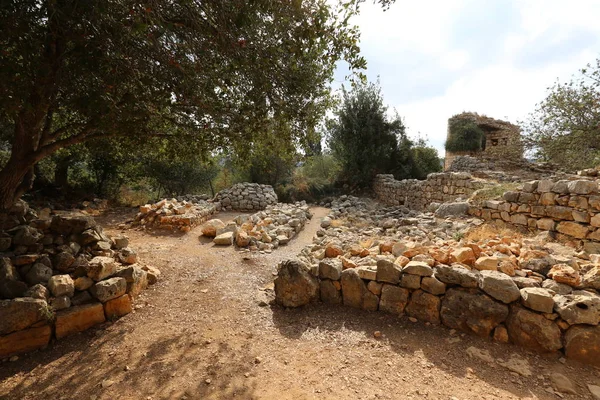 road yakınındaki taş 