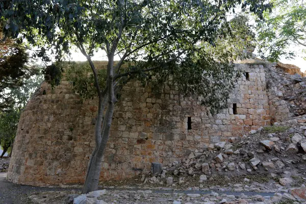 Gran pared de piedra —  Fotos de Stock