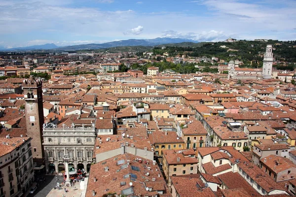 Verona şehri çatılar 