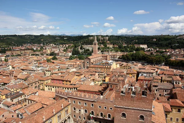 Verona şehri çatılar 