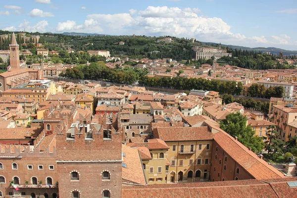 Verona şehri çatılar 