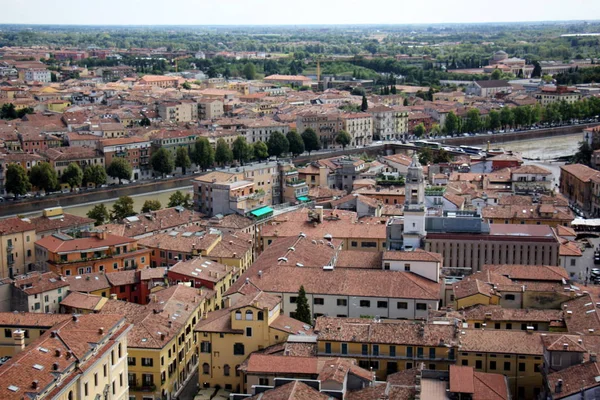 Verona şehri çatılar 