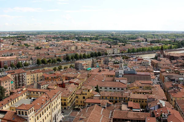 Verona şehri çatılar 