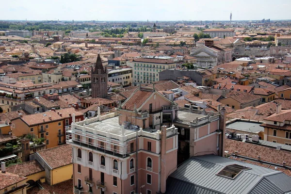 Verona şehri çatılar 