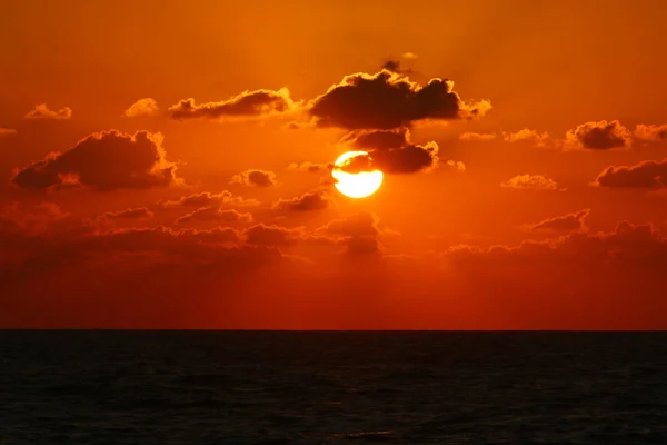 在地中海上的落日 — 图库照片