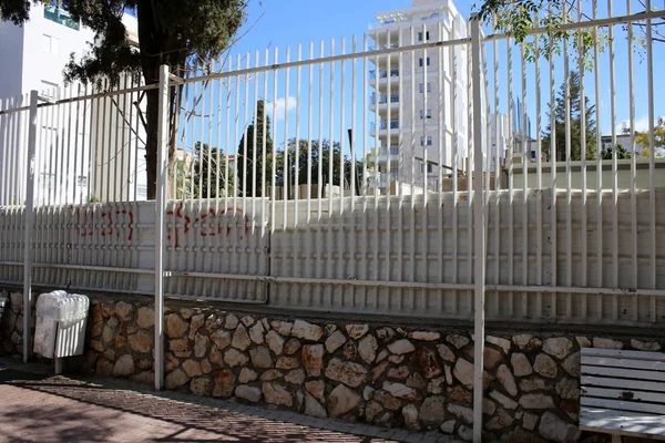 The fence is always the border — Stock Photo, Image