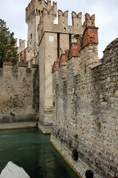 Alte Steinmauer — Stockfoto