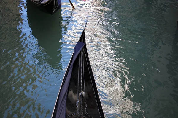 Гондоли - венеціанські човен — стокове фото