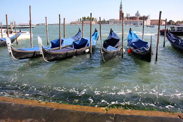 Gondola - weneckich łodzi — Zdjęcie stockowe