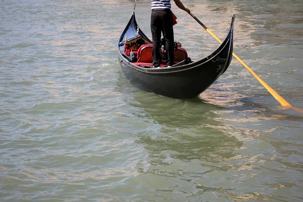 Gondol - Venedik tekne 