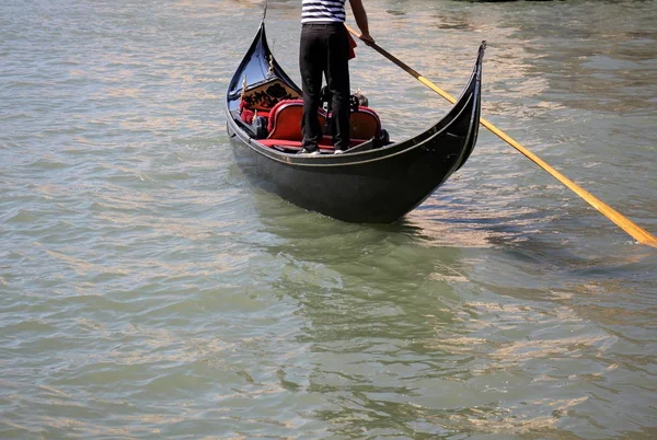Gondol - Venedik tekne 