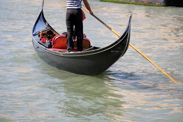 Gondol - Venedik tekne 