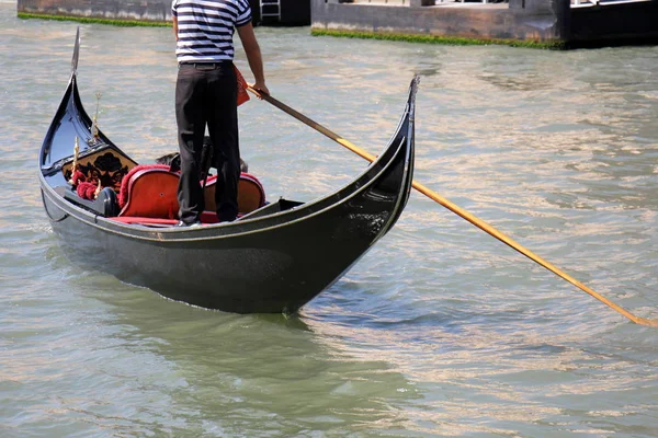 Gondol - Venedik tekne 
