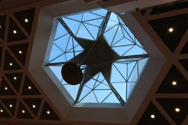 geometri şehrin sokaklarında 