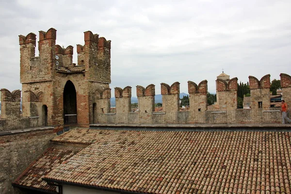 Sirmione é uma cidade na Itália — Fotografia de Stock