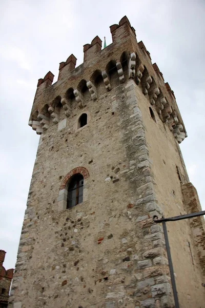 Sirmione é uma cidade na Itália — Fotografia de Stock