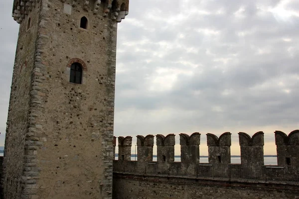 Sirmione é uma cidade na Itália — Fotografia de Stock