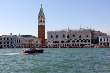 Venedik İtalya bir şehirdir, 