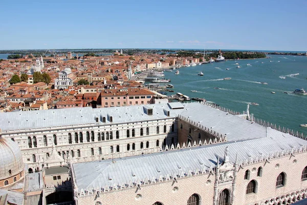 Venedik İtalya bir şehirdir, 