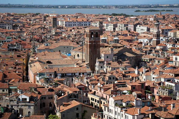 Venedik İtalya bir şehirdir, 