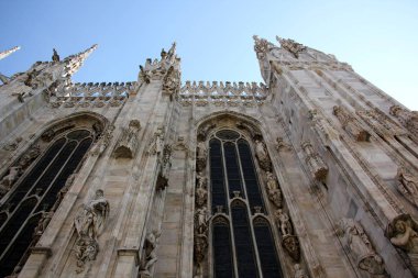 Milano Katedrali'ne Meryem Ana 