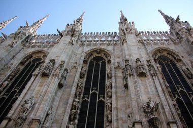 Milano Katedrali'ne Meryem Ana 