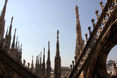 Milano Katedrali'ne Meryem Ana 