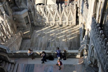 Milano Katedrali'ne Meryem Ana 