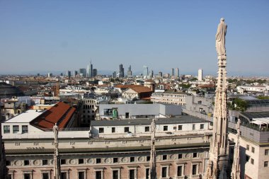 Milano Katedrali'ne Meryem Ana 