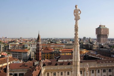 Milano Katedrali'ne Meryem Ana 