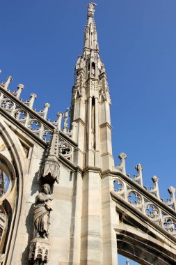 Milano Katedrali'ne Meryem Ana 