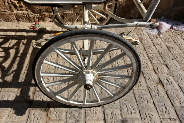 Wheel on the vehicle — Stock Photo, Image