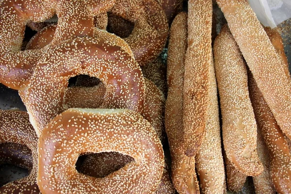 Frisches und warmes Brot — Stockfoto