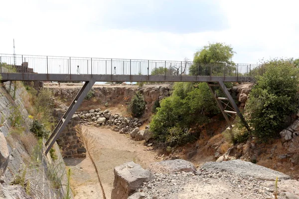 Puente sobre el río — Foto de Stock