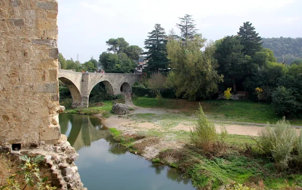 Ponte sobre o rio — Fotografia de Stock