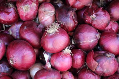 Tezgaha sebze vardır 