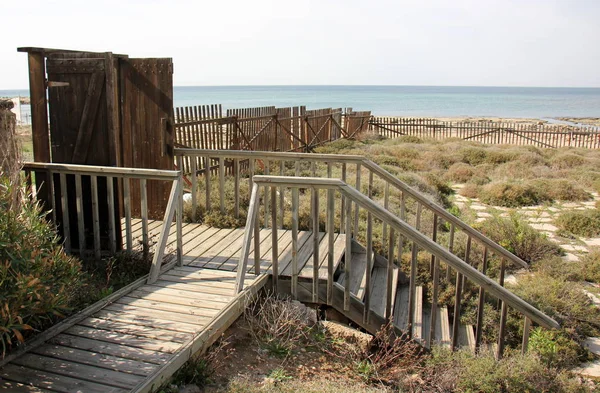 Monter les escaliers vers le haut — Photo