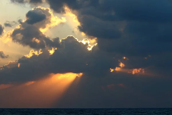 Zonsondergang op de Middellandse Zee — Stockfoto