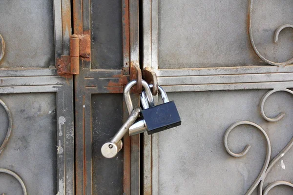 Πόρτες στην κλειδαριά — Φωτογραφία Αρχείου