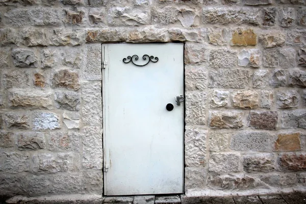 Dörrar på låset — Stockfoto