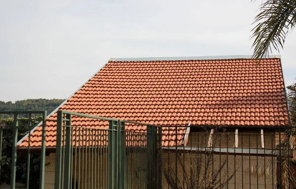 Roof - the top structure of the building — Stock Photo, Image