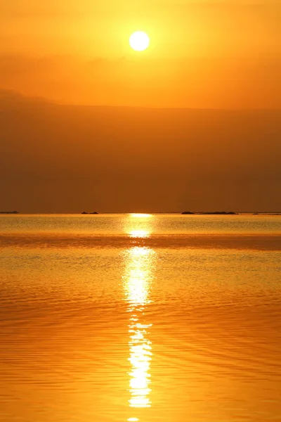 Ανατολή του ηλίου για τη Νεκρά Θάλασσα — Φωτογραφία Αρχείου