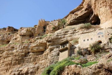 dağlarda dolaşmak 