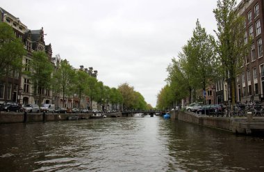 Amsterdam - Hollanda'nın başkenti ve en büyük 