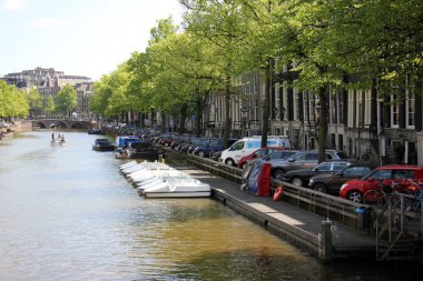 Amsterdam - Hollanda'nın başkenti ve en büyük 